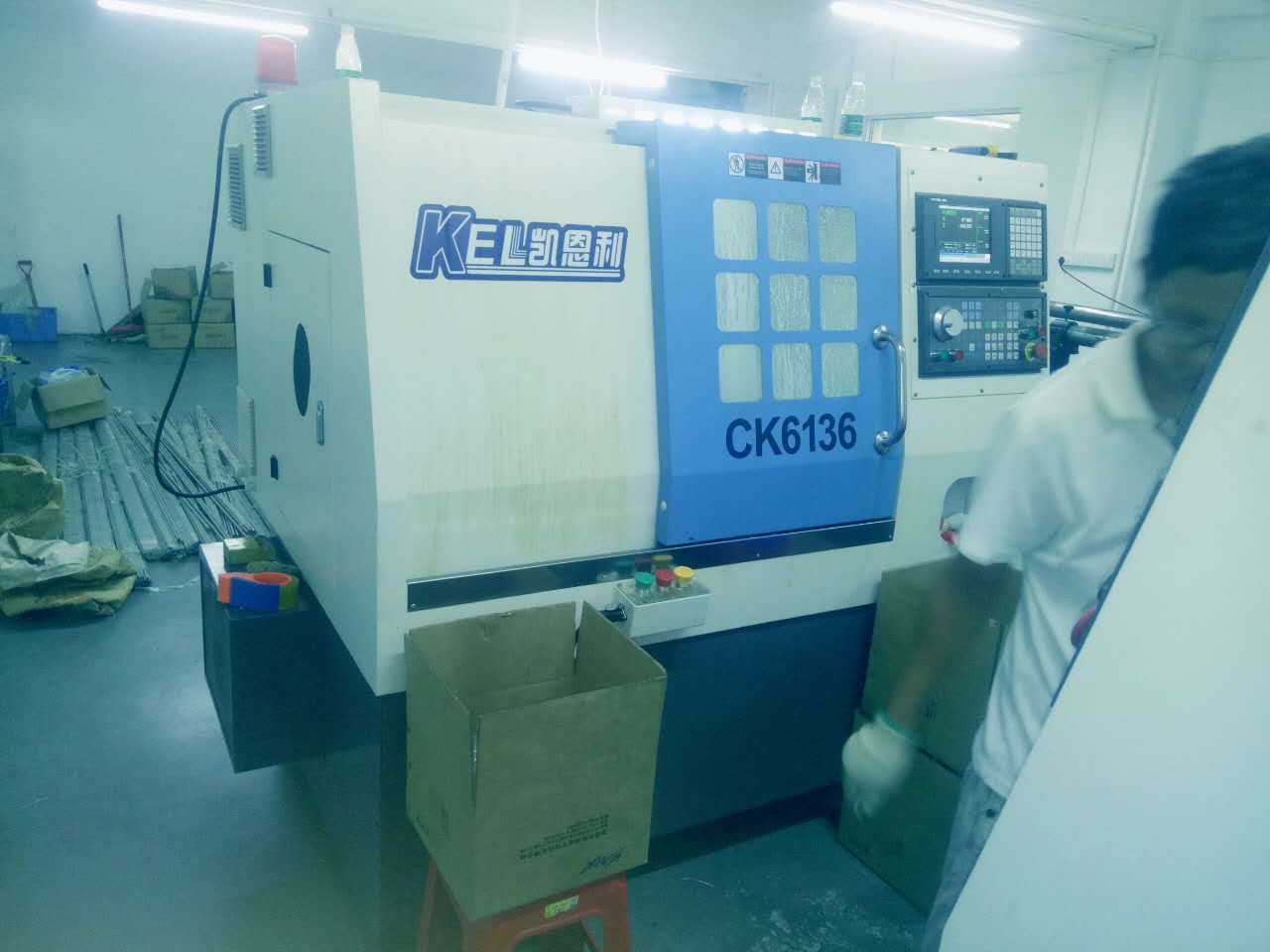 凱恩利機床 CKX6136C (36標(biāo)準(zhǔn)排刀機）∠45斜床身高配置數(shù)控車床。