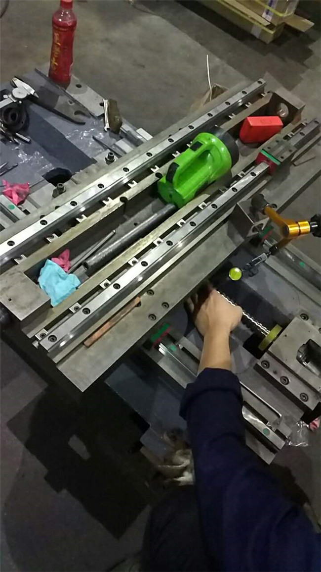 凱恩利46標(biāo)準(zhǔn)排刀機(jī)(X、Z軸結(jié)構(gòu)) 