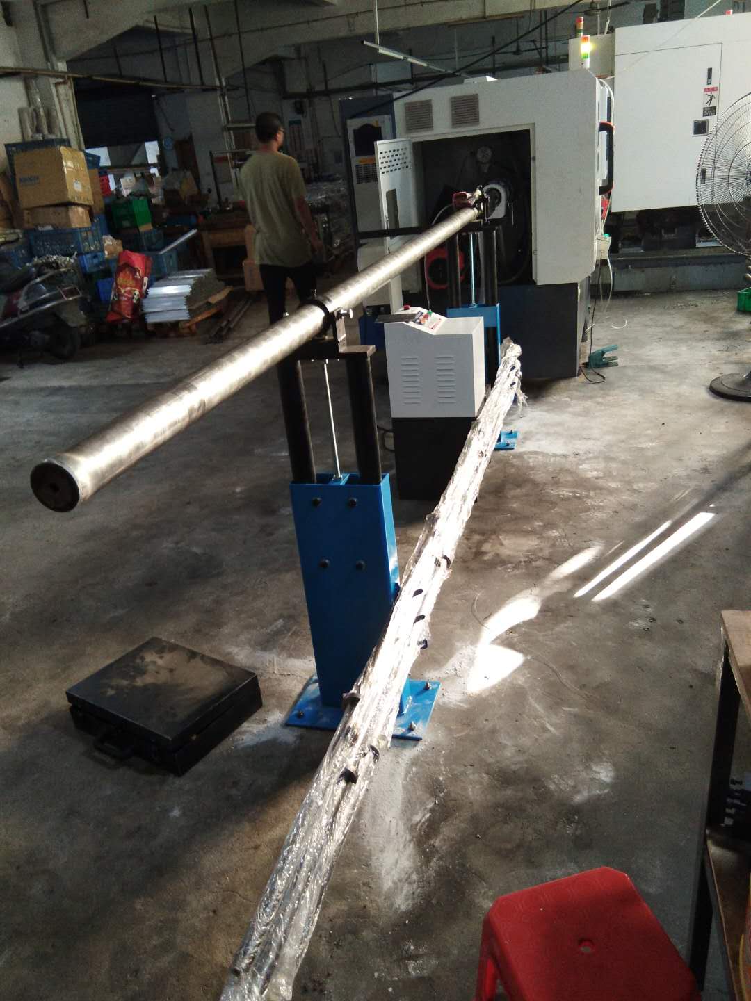 數(shù)控車床油欲送料器（配凱恩利46標準排刀機） 數(shù)量1臺機